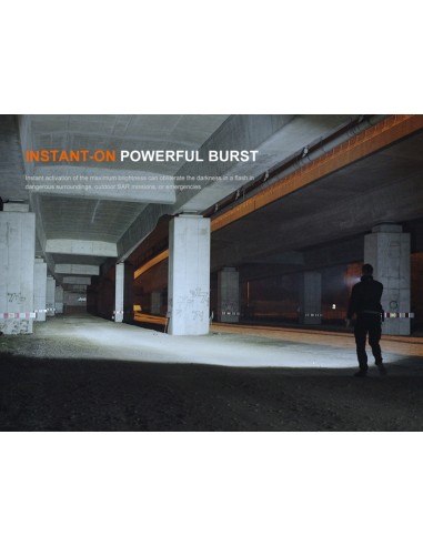 Linterna táctica Fénix TK17 - 3600 lúmenes con doble interruptor