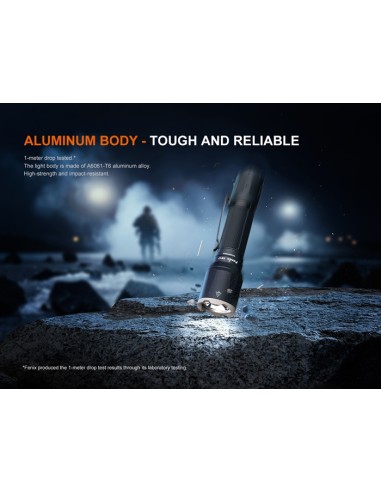 Linterna táctica Fénix TK17 - 3600 lúmenes con doble interruptor