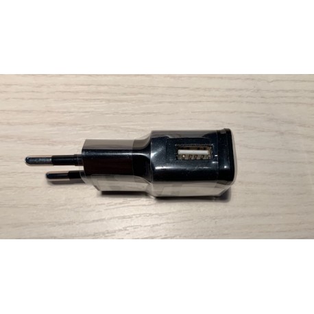 Cargador Usb Y Toma De Corriente 220 V Para Linternas. Ref. UC220
