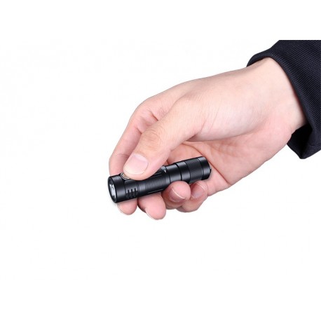 E09R Mini Linterna EDC recargable de alta potencia 600 lúmenes (Batería incluida)