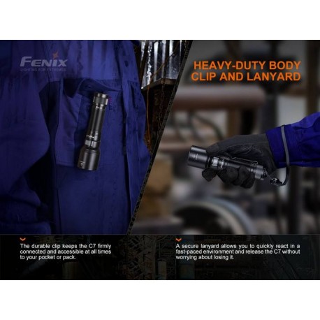 Linterna Fénix C7 de 3000 lúmenes, recargable y alto rendimiento.