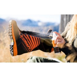 Spray CRISPI para impermeabilizar las botas 2