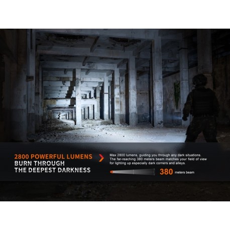 Linterna Táctica Fénix PD36R Pro - 2800 lúmenes