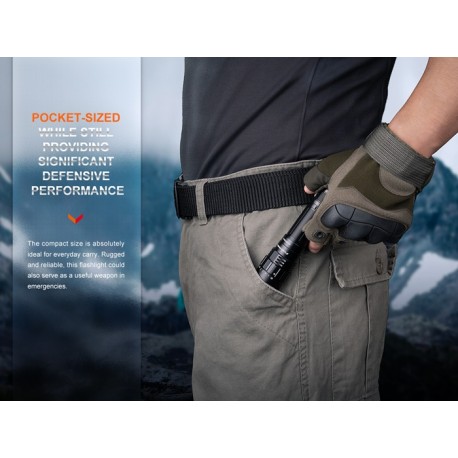 Fenix PD40R-V3.0 - 3000 Lúmenes (Incluye batería 21700 de 5000 mAh)